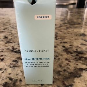 SkinCeuticals® H.A. Intensifier